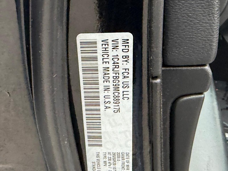 Jeep Grand Cherokee Vehicle Image 29