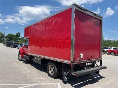 Ford Super Duty F-650 Pro Loader Vehicle Full-screen Gallery Image 5