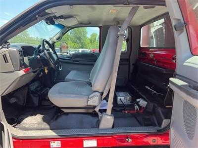 Ford Super Duty F-650 Pro Loader Vehicle Full-screen Gallery Image 14