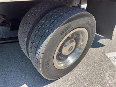 Ford Super Duty F-650 Pro Loader Vehicle Full-screen Gallery Image 16