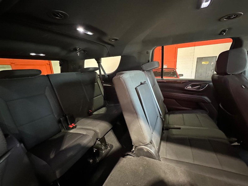 GMC Yukon XL Vehicle Full-screen Gallery Image 23