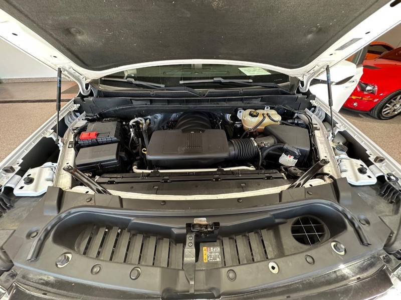 GMC Yukon XL Vehicle Full-screen Gallery Image 24