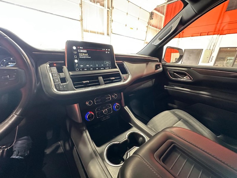 GMC Yukon XL Vehicle Full-screen Gallery Image 27