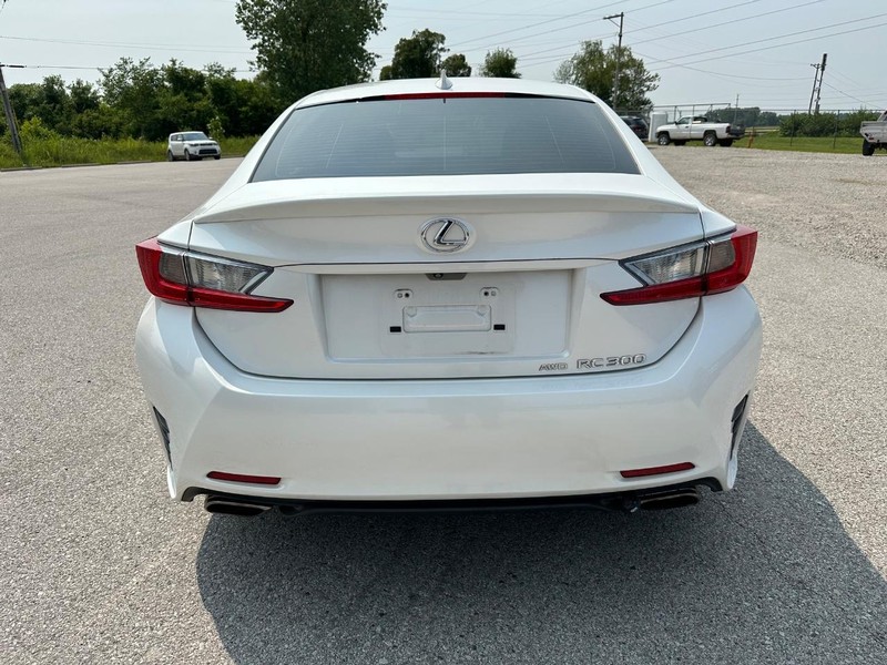 Lexus RC 300 Vehicle Full-screen Gallery Image 6