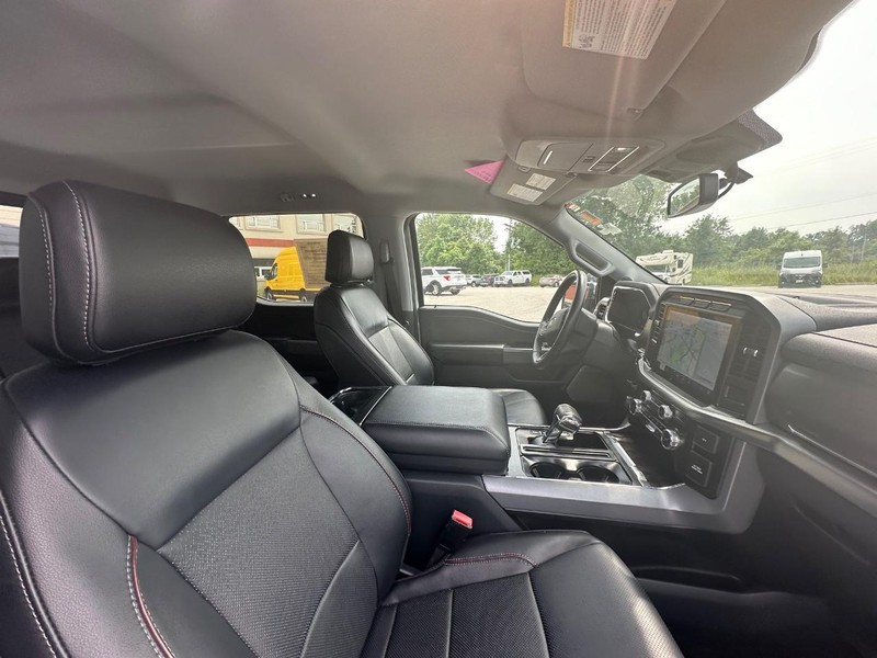 Ford F-150 Vehicle Full-screen Gallery Image 13