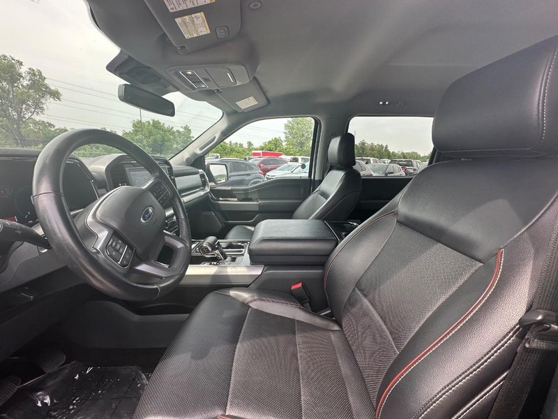 Ford F-150 Vehicle Full-screen Gallery Image 16