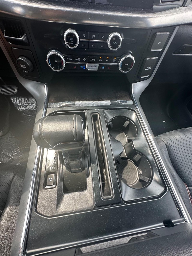 Ford F-150 Vehicle Full-screen Gallery Image 20