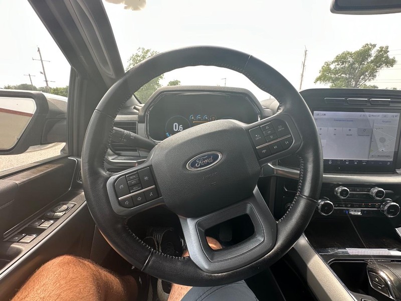 Ford F-150 Vehicle Full-screen Gallery Image 23