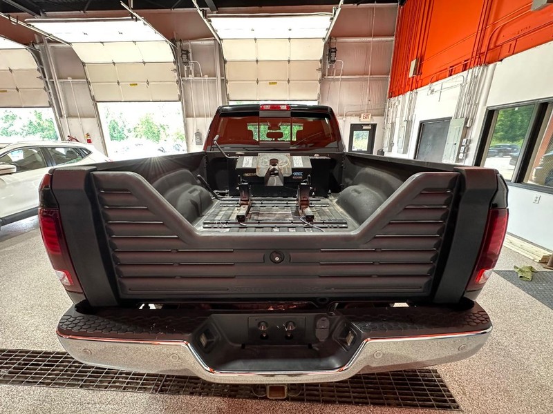 Ram 2500 Vehicle Full-screen Gallery Image 7
