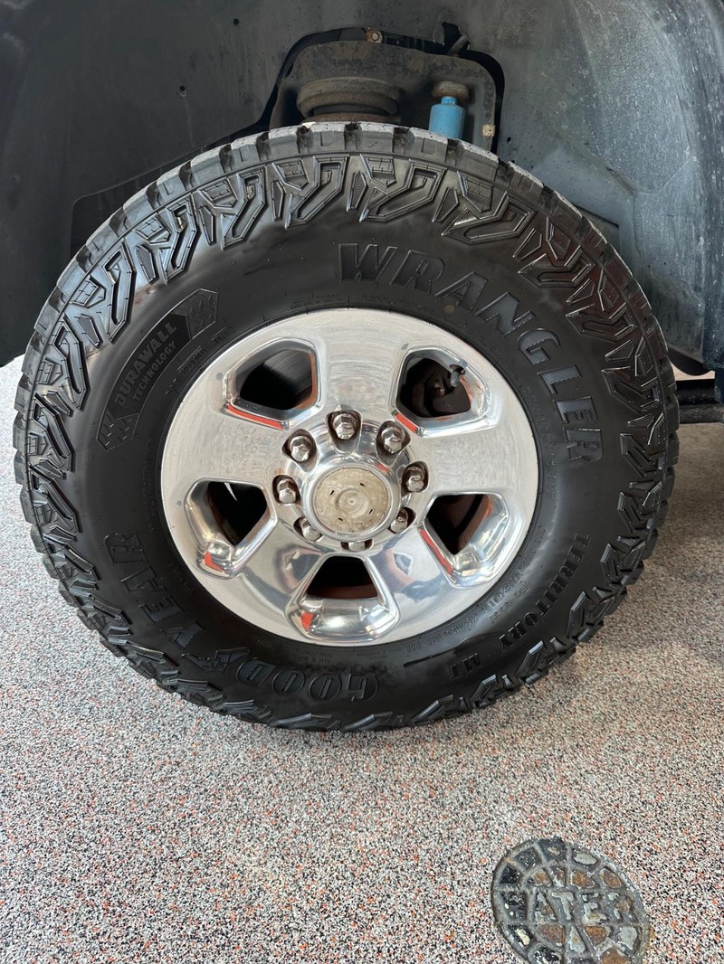 Ram 2500 Vehicle Full-screen Gallery Image 13