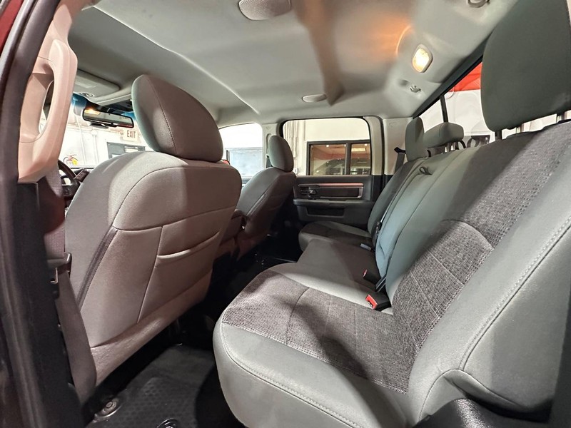 Ram 2500 Vehicle Full-screen Gallery Image 15