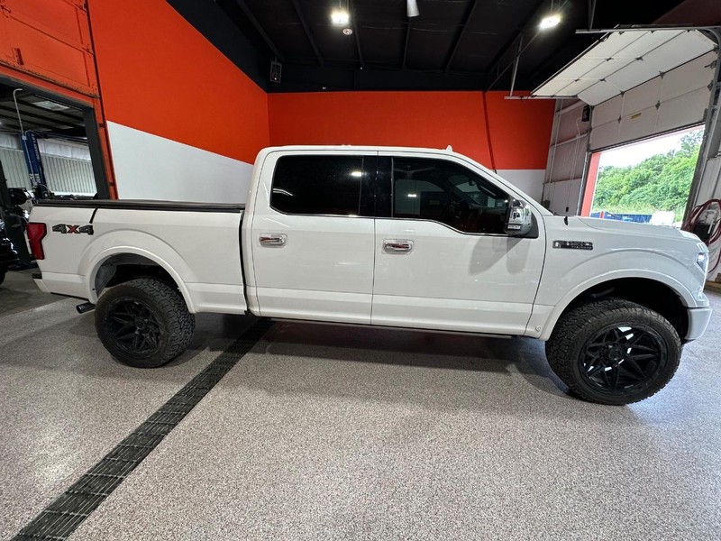 Ford F-150 Vehicle Full-screen Gallery Image 4