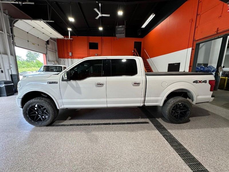 Ford F-150 Vehicle Full-screen Gallery Image 6