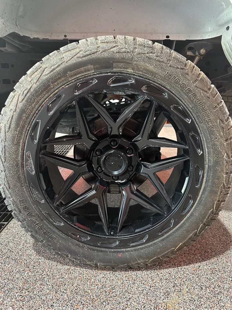 Ford F-150 Vehicle Full-screen Gallery Image 8