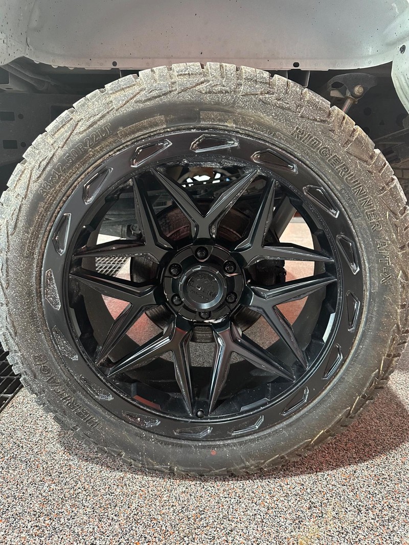 Ford F-150 Vehicle Full-screen Gallery Image 9