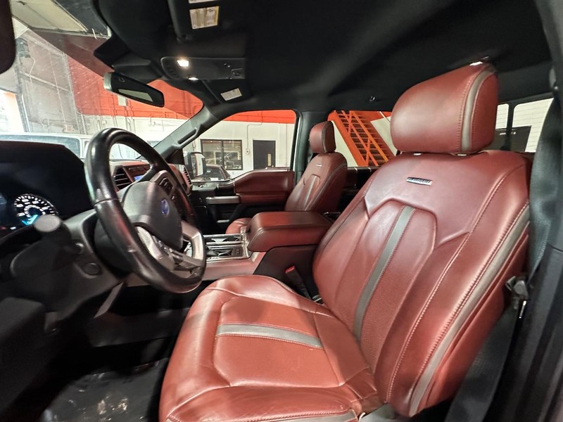 Ford F-150 Vehicle Full-screen Gallery Image 16