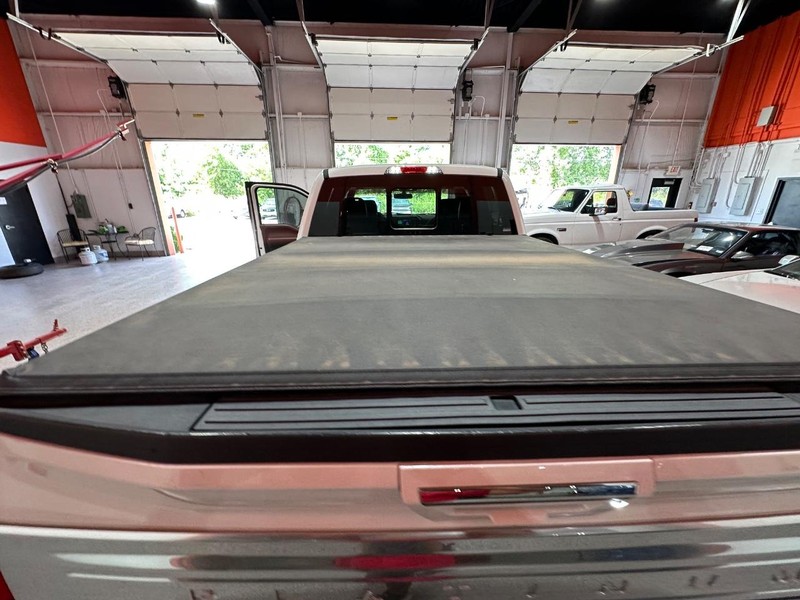 Ford F-150 Vehicle Full-screen Gallery Image 18