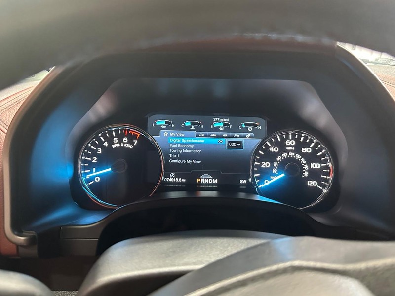 Ford F-150 Vehicle Full-screen Gallery Image 21