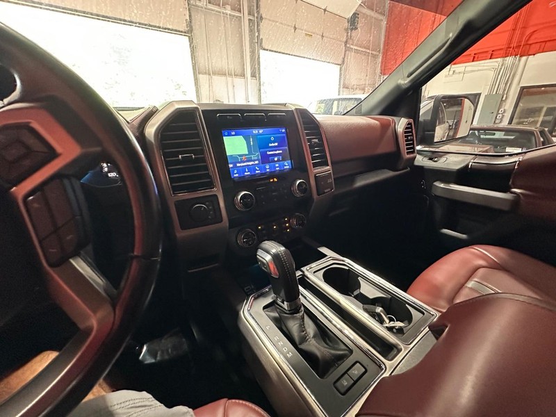 Ford F-150 Vehicle Full-screen Gallery Image 22