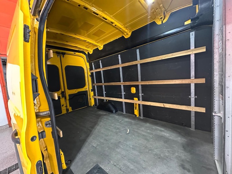 Ford Transit Cargo Van Vehicle Full-screen Gallery Image 16