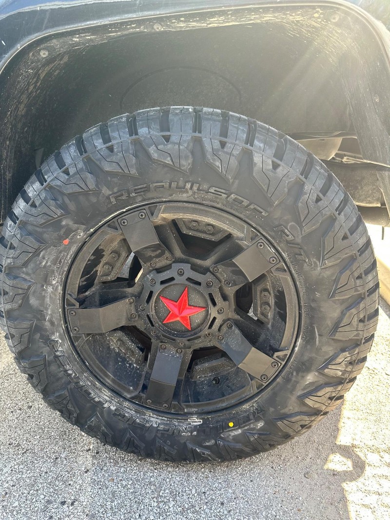 Jeep Wrangler Unlimited Vehicle Full-screen Gallery Image 15