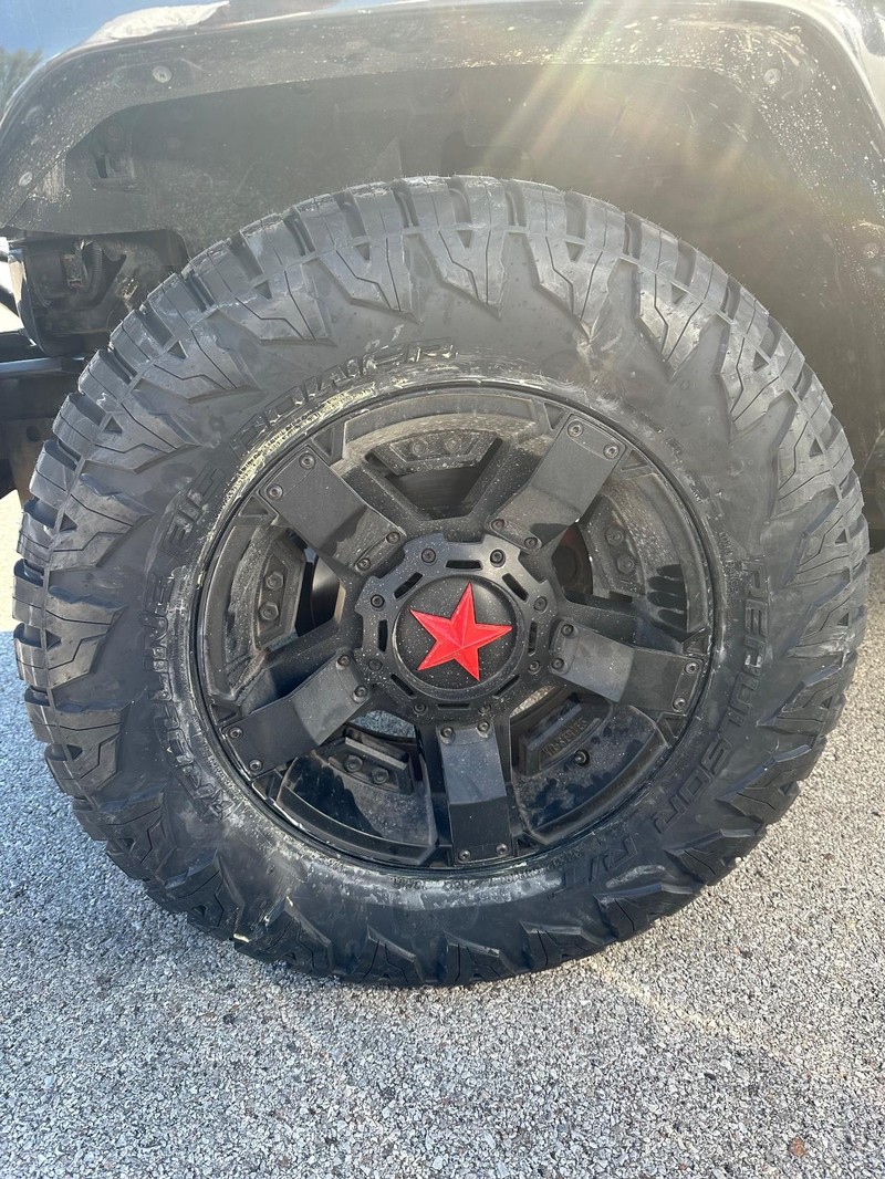 Jeep Wrangler Unlimited Vehicle Full-screen Gallery Image 16