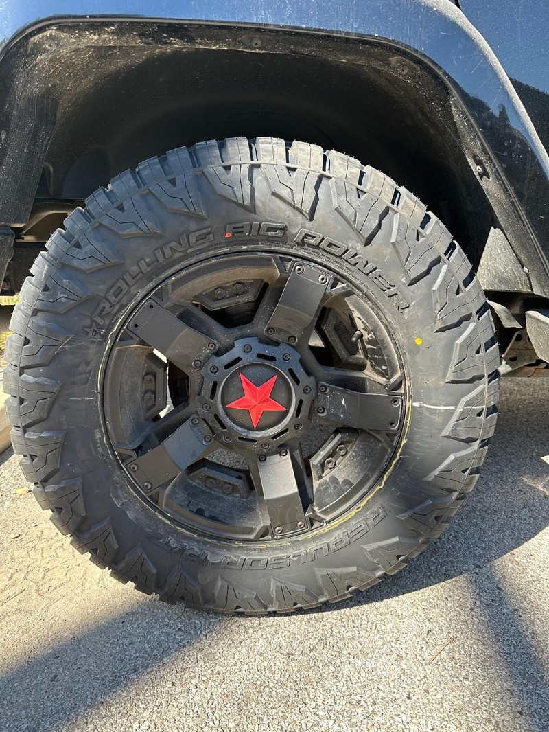 Jeep Wrangler Unlimited Vehicle Full-screen Gallery Image 17