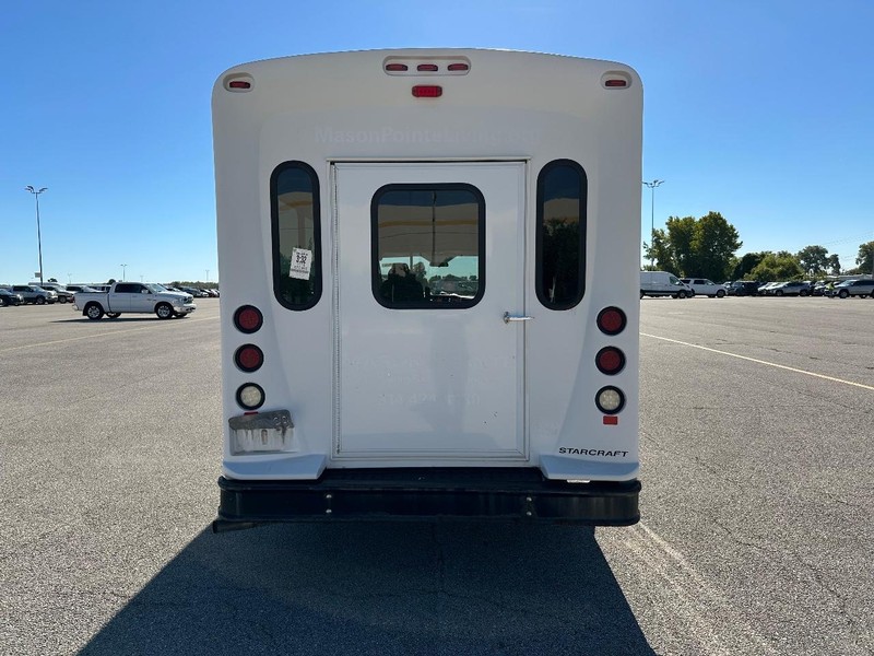 Ford Transit Cutaway Vehicle Full-screen Gallery Image 6