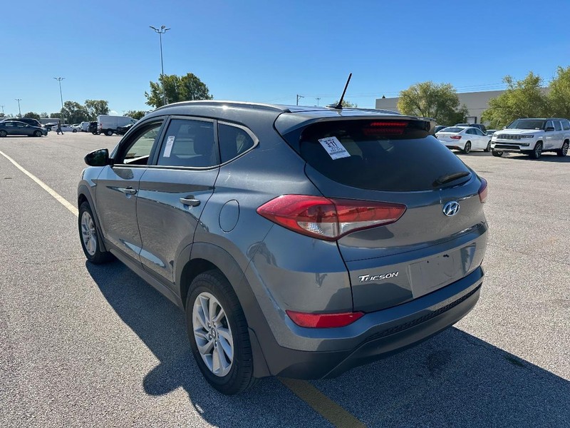 Hyundai Tucson Vehicle Full-screen Gallery Image 5