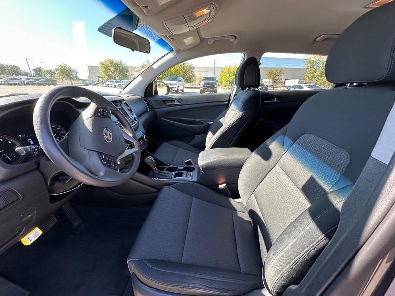 Hyundai Tucson Vehicle Full-screen Gallery Image 6