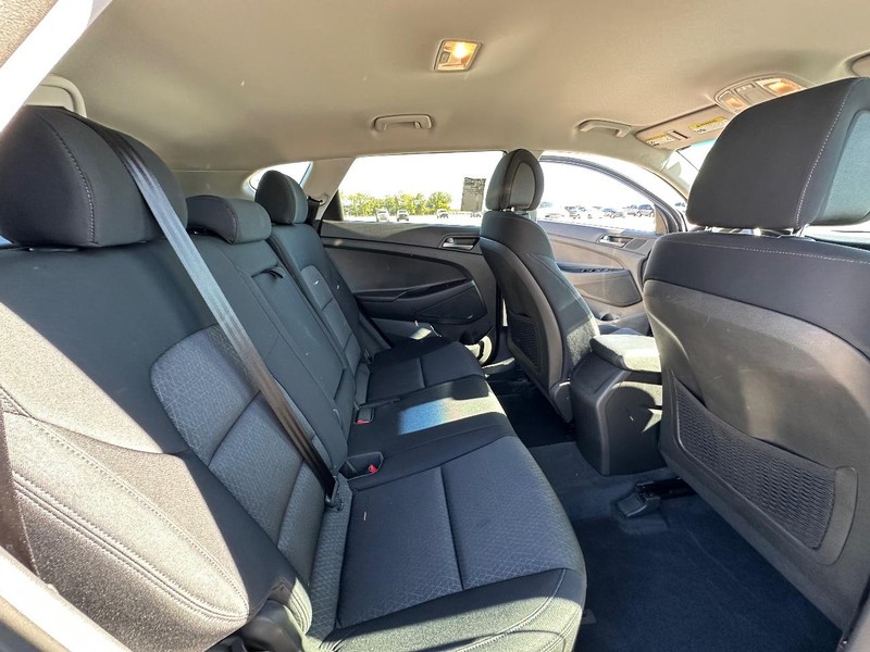 Hyundai Tucson Vehicle Full-screen Gallery Image 13