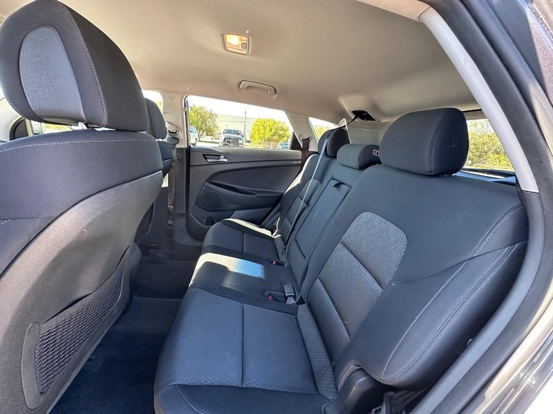 Hyundai Tucson Vehicle Full-screen Gallery Image 15