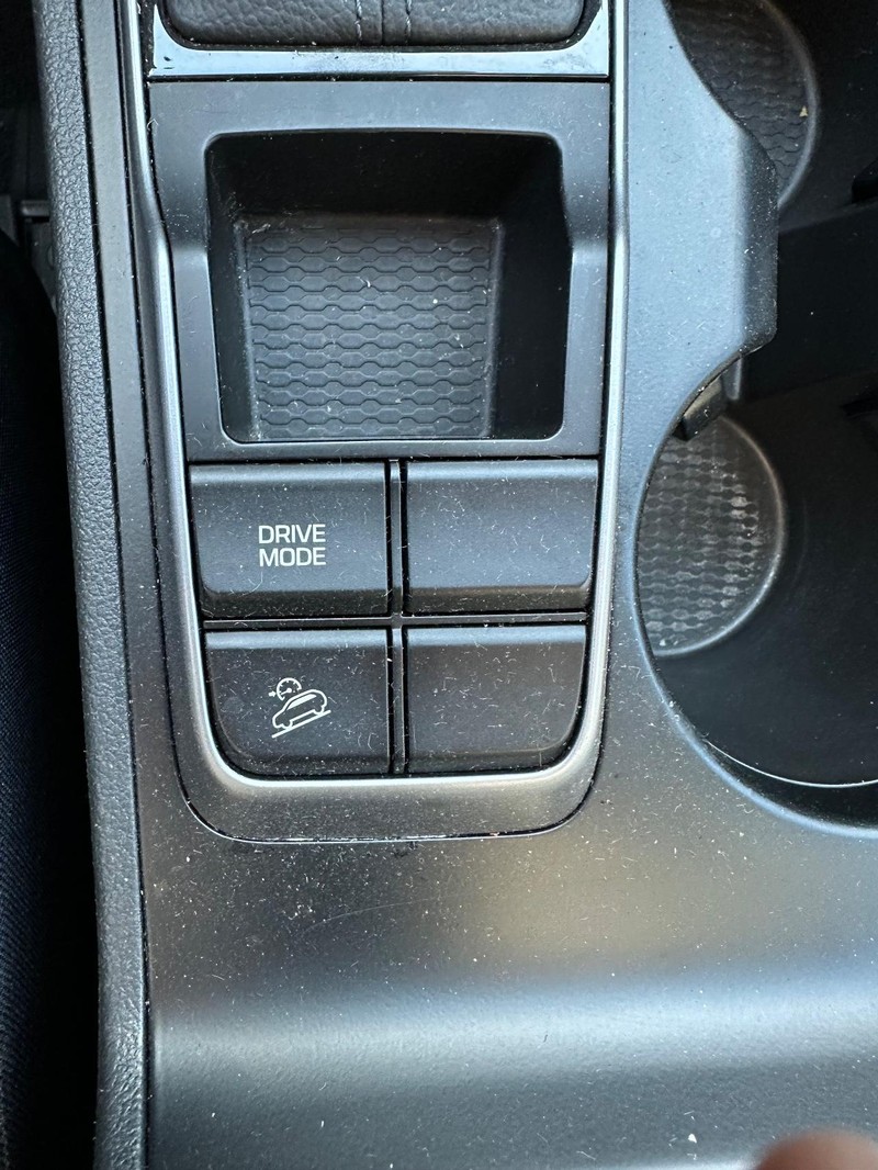 Hyundai Tucson Vehicle Full-screen Gallery Image 21