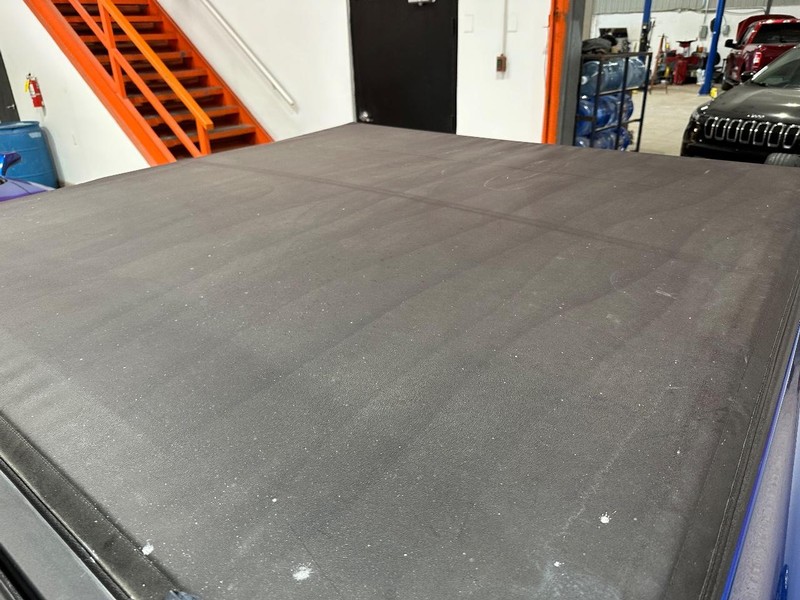 Toyota Tacoma Vehicle Full-screen Gallery Image 12