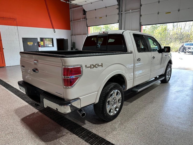 Ford F-150 Vehicle Full-screen Gallery Image 3