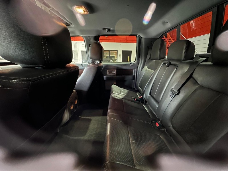 Ford F-150 Vehicle Full-screen Gallery Image 12