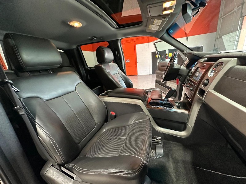 Ford F-150 Vehicle Full-screen Gallery Image 14