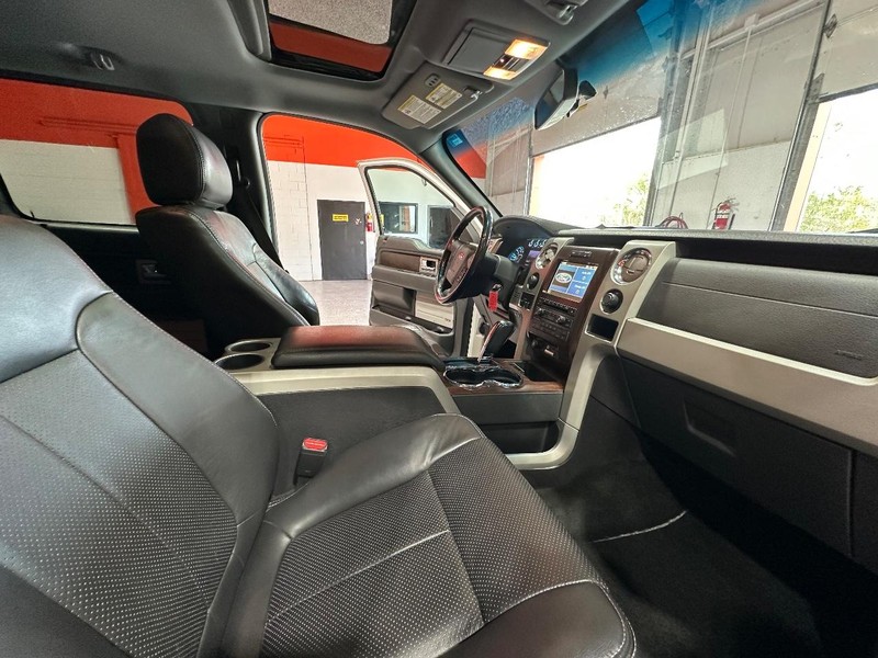 Ford F-150 Vehicle Full-screen Gallery Image 15