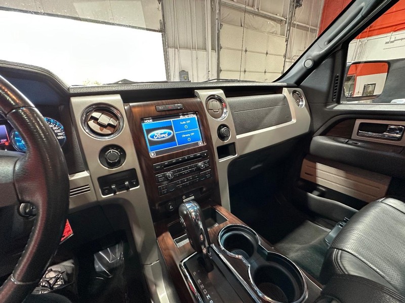 Ford F-150 Vehicle Full-screen Gallery Image 16