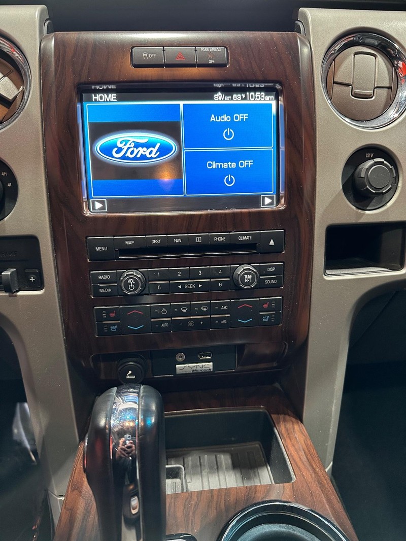 Ford F-150 Vehicle Full-screen Gallery Image 18