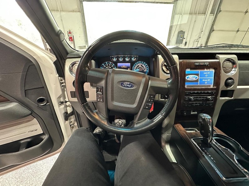 Ford F-150 Vehicle Full-screen Gallery Image 20