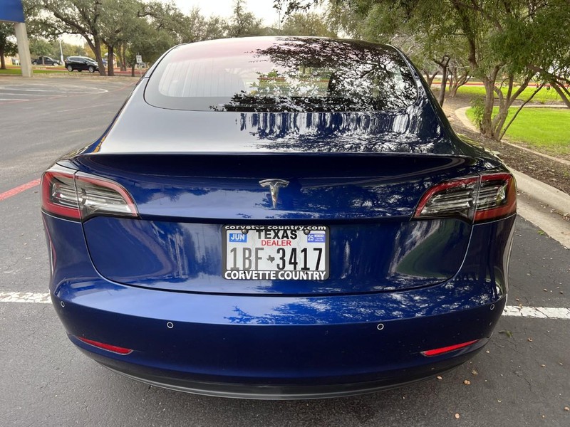 Tesla Model 3 (Long Range) Vehicle Image 11