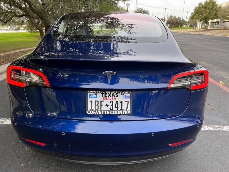 Tesla Model 3 (Long Range) Vehicle Image 16