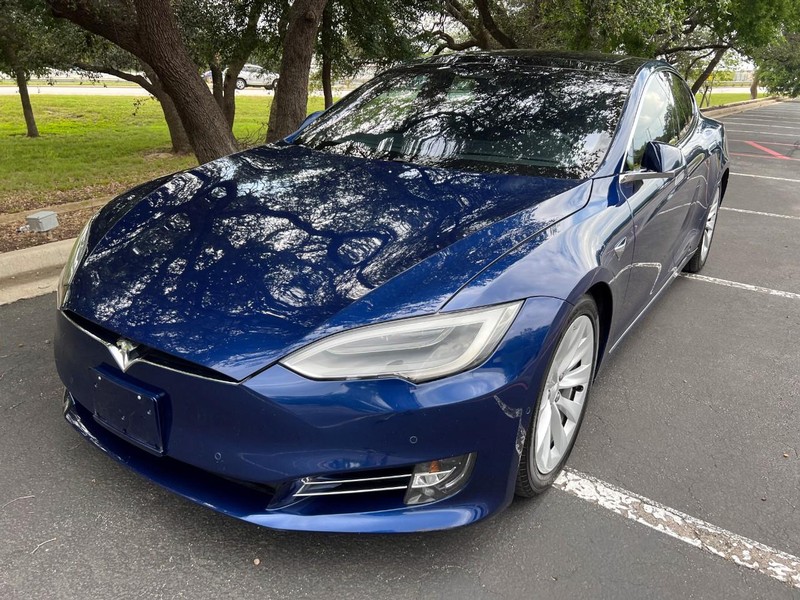 Tesla Model S 100D (AWD) Vehicle Image 02