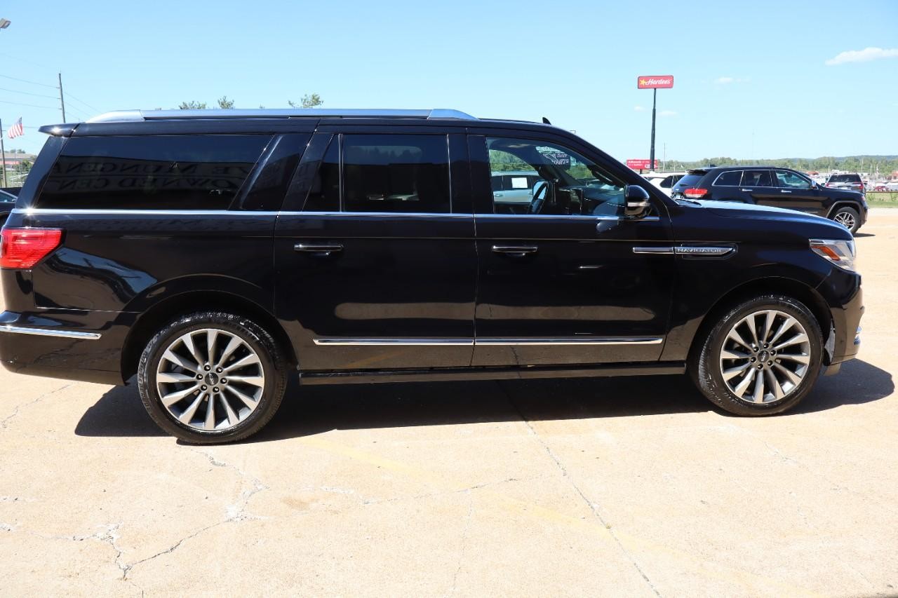 Lincoln Navigator L Vehicle Full-screen Gallery Image 6