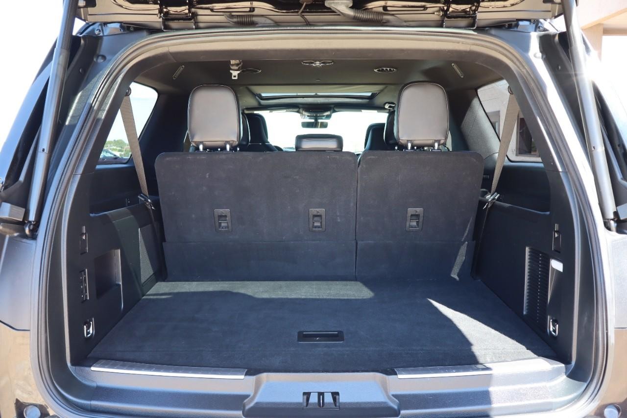 Lincoln Navigator L Vehicle Full-screen Gallery Image 26