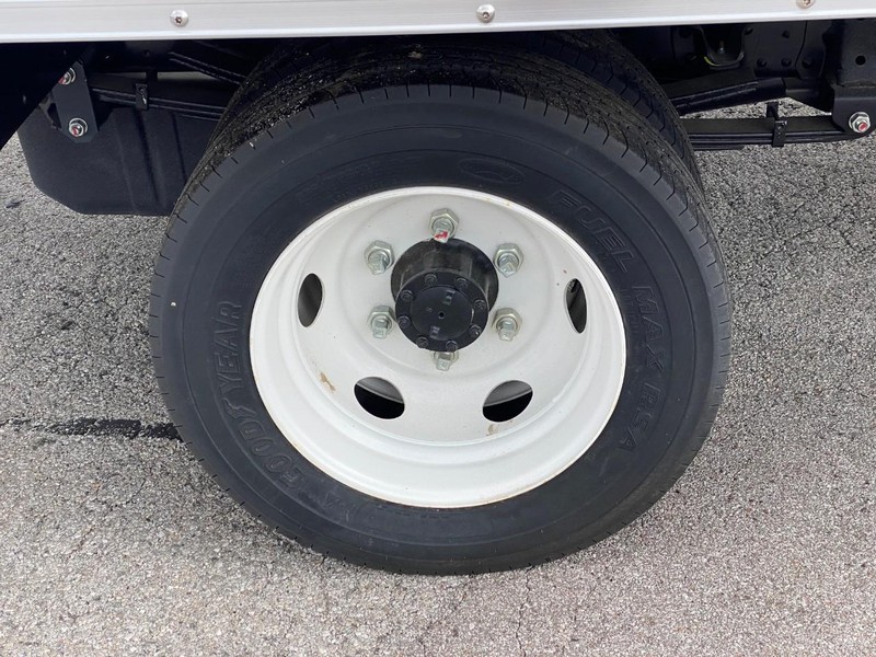 Chevrolet 4500 HG LCF Gas Vehicle Full-screen Gallery Image 4