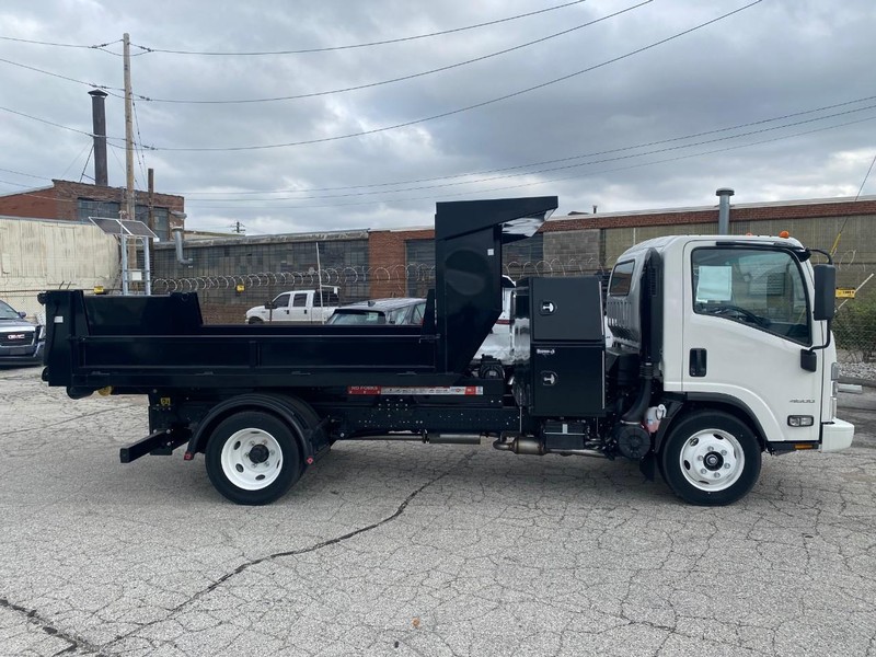 Chevrolet 4500 HG LCF Gas Vehicle Full-screen Gallery Image 2