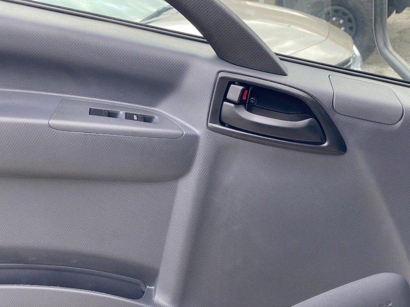 Chevrolet 4500 HG LCF Gas Vehicle Full-screen Gallery Image 10