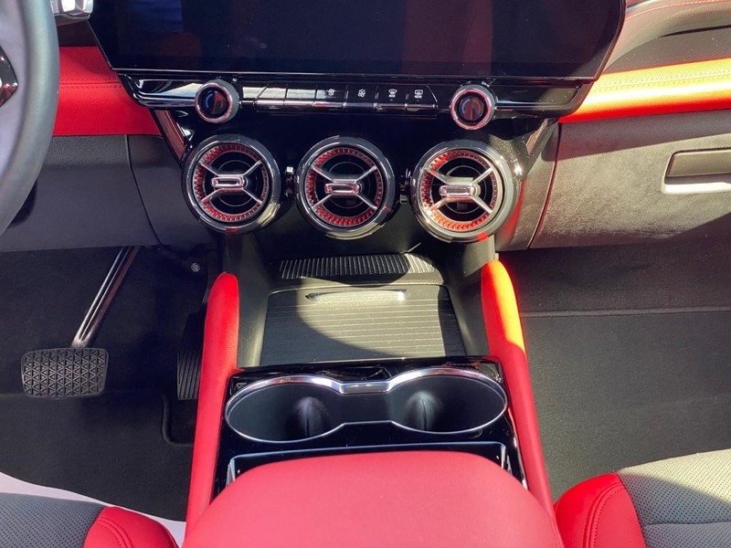 Chevrolet Blazer EV Vehicle Full-screen Gallery Image 20
